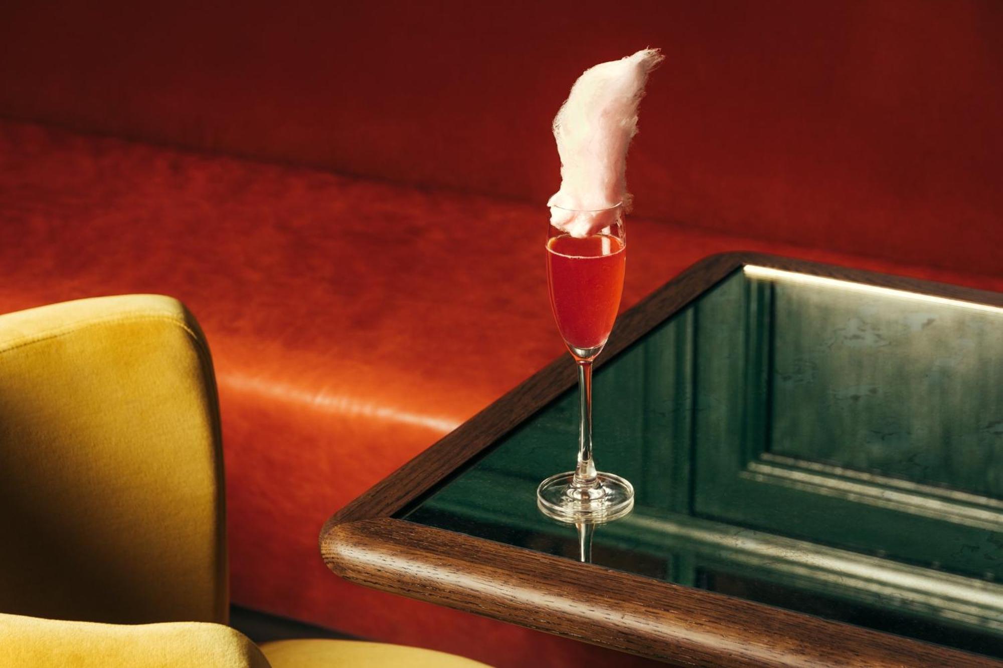 Hotel Intercontinental Edinburgh The George By Ihg Exteriér fotografie A Clover Club cocktail