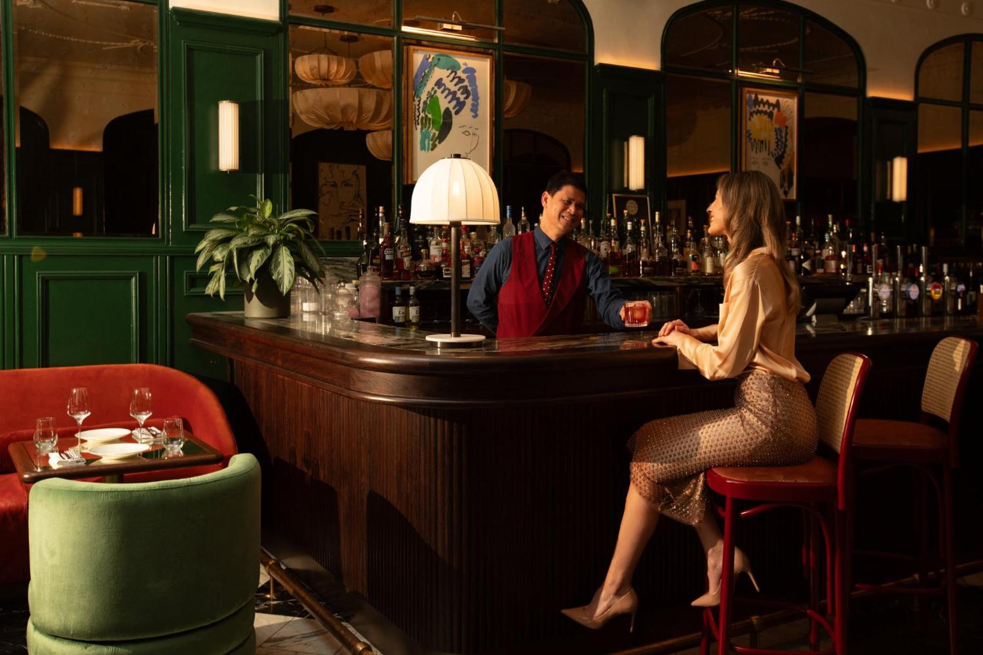 Hotel Intercontinental Edinburgh The George By Ihg Exteriér fotografie The bar at the American Bar